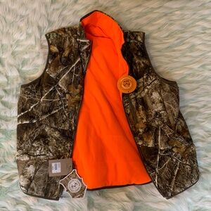 New with tags!! Reversible Hunting Vest! Men’s Large